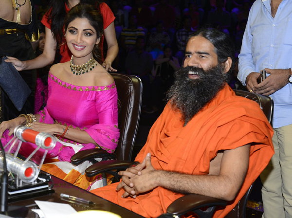shilpa_baba-ramdev_9_1476
